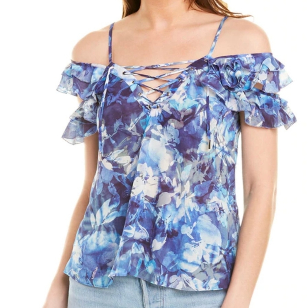 ❗️Sale❗️Chelsea an Walker Caroline Silk Top